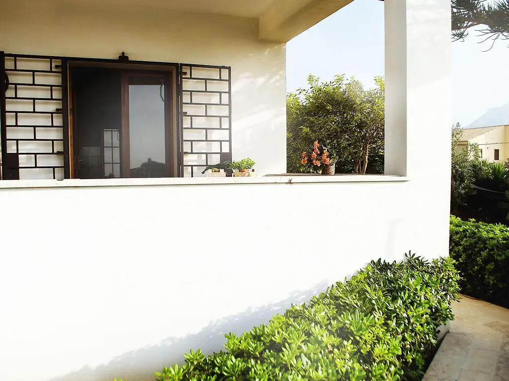 Case Vacanza Tra I Due Monti Apartment Valderice Italy